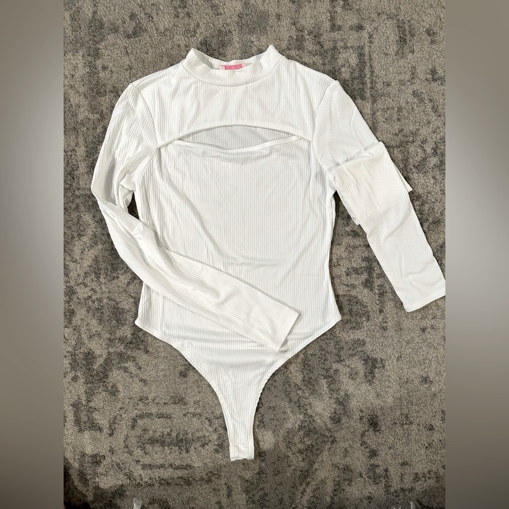 Pink Lily Long sleeve White Bodysuit, Medium